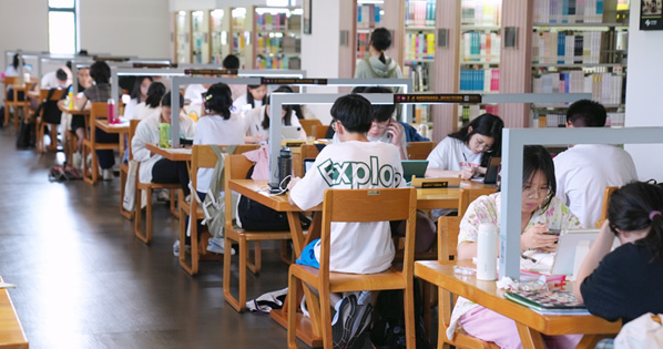 廣東河源：“悅”讀一夏，圖書館和書店成暑期熱門地